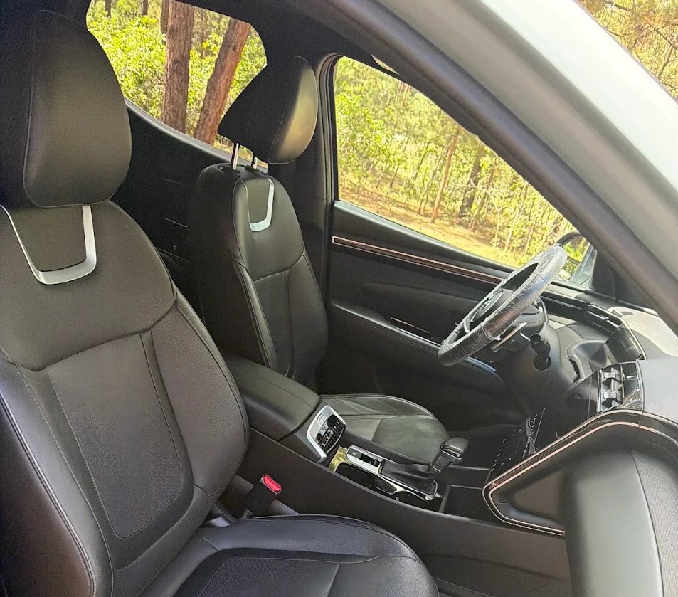 Cleaned front seats and dashboard of a Hyundai Santa Cruz
